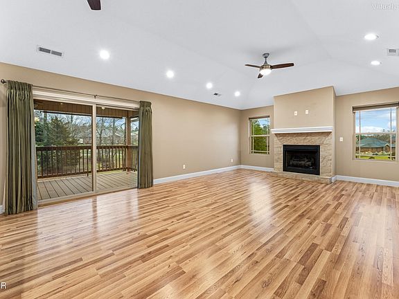 5th image of 1704 Sierra Ln