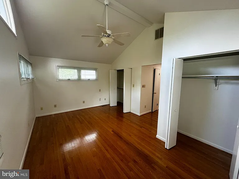 2508 Saint John Pl — Photo 33