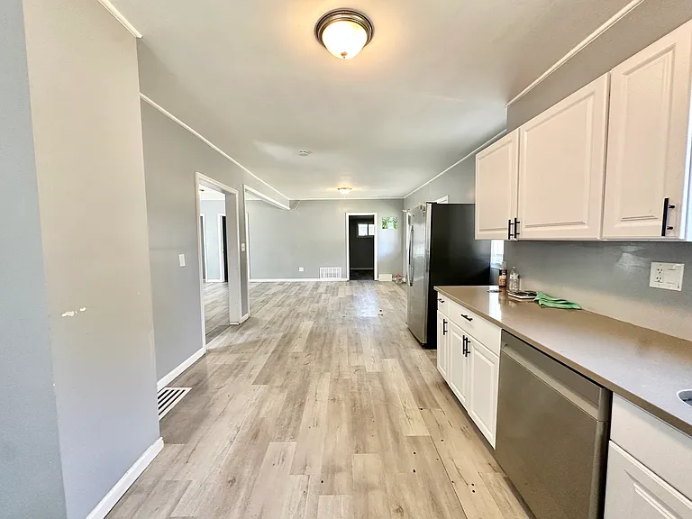 26 Townsend Ave — Photo 9