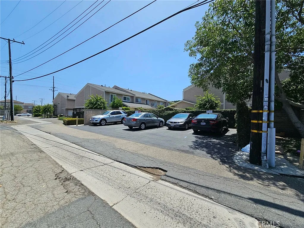 Building Photo - 13057 Kiwi Ln