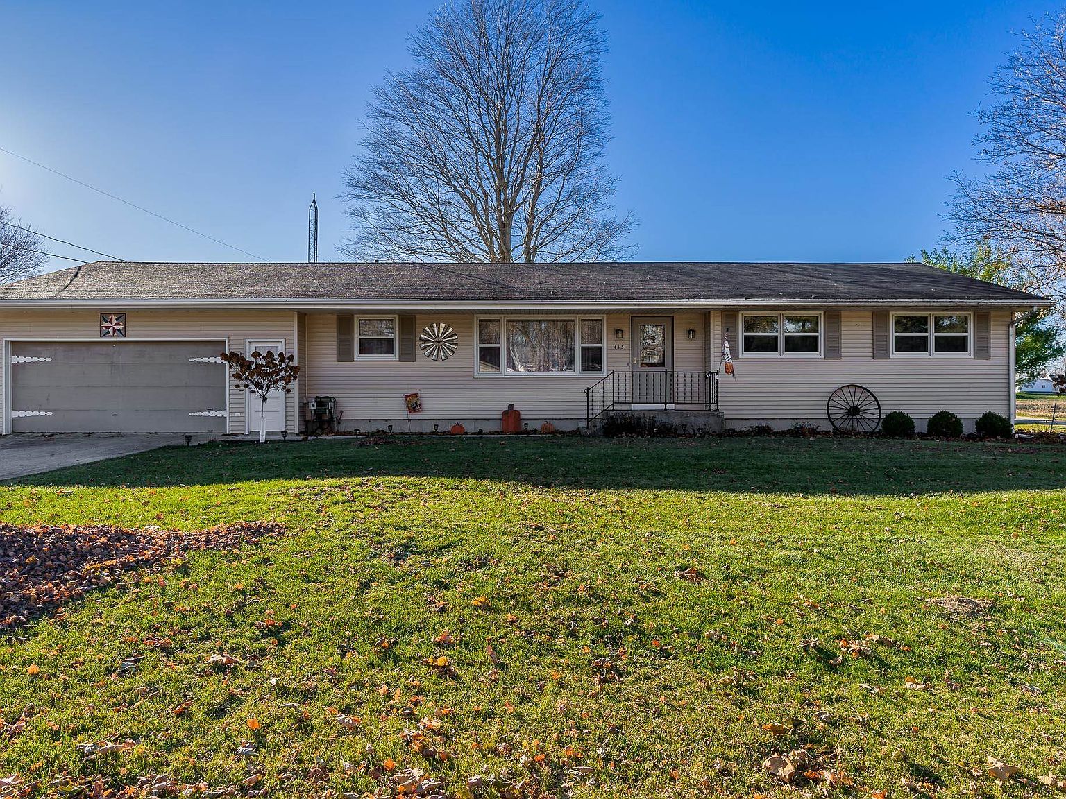 413 W Davis Dr, Leaf River, IL 61047 Zillow