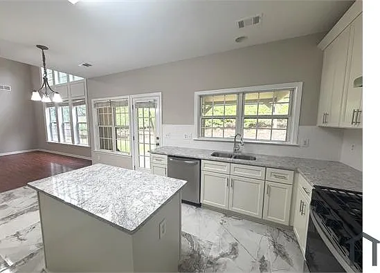 578 Glen Creek Way — Photo 17