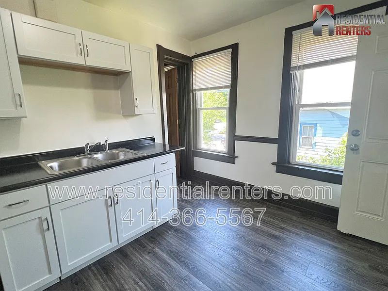 3 bed, 1.0 bath, 1100 sqft, $1,150 — Photo 3