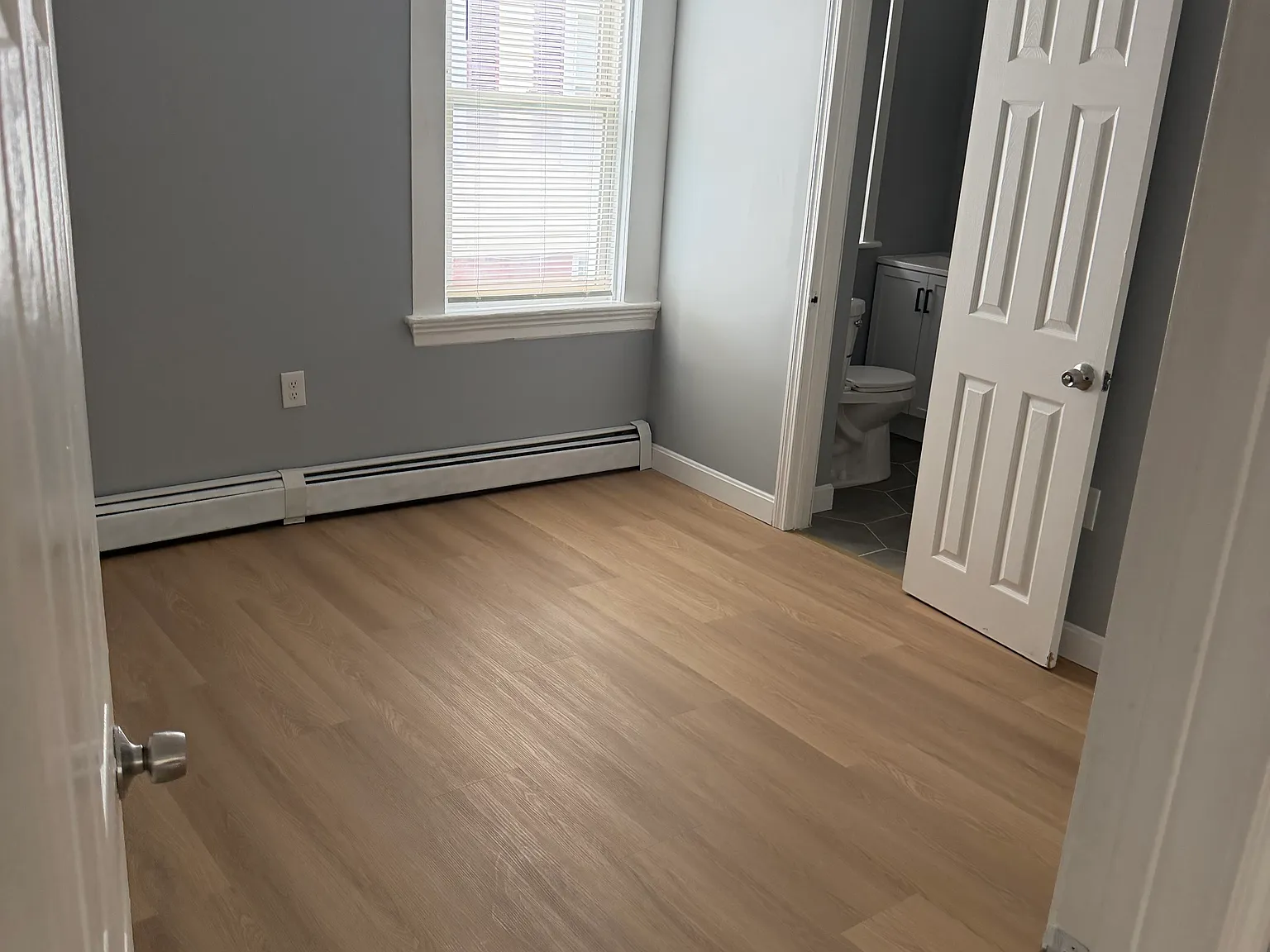 4 bed, 1400 sqft, $2,300 — Photo 4