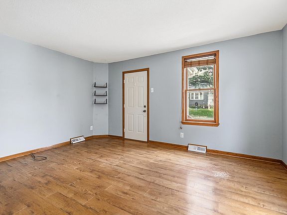 3rd image of 273 N Booth St