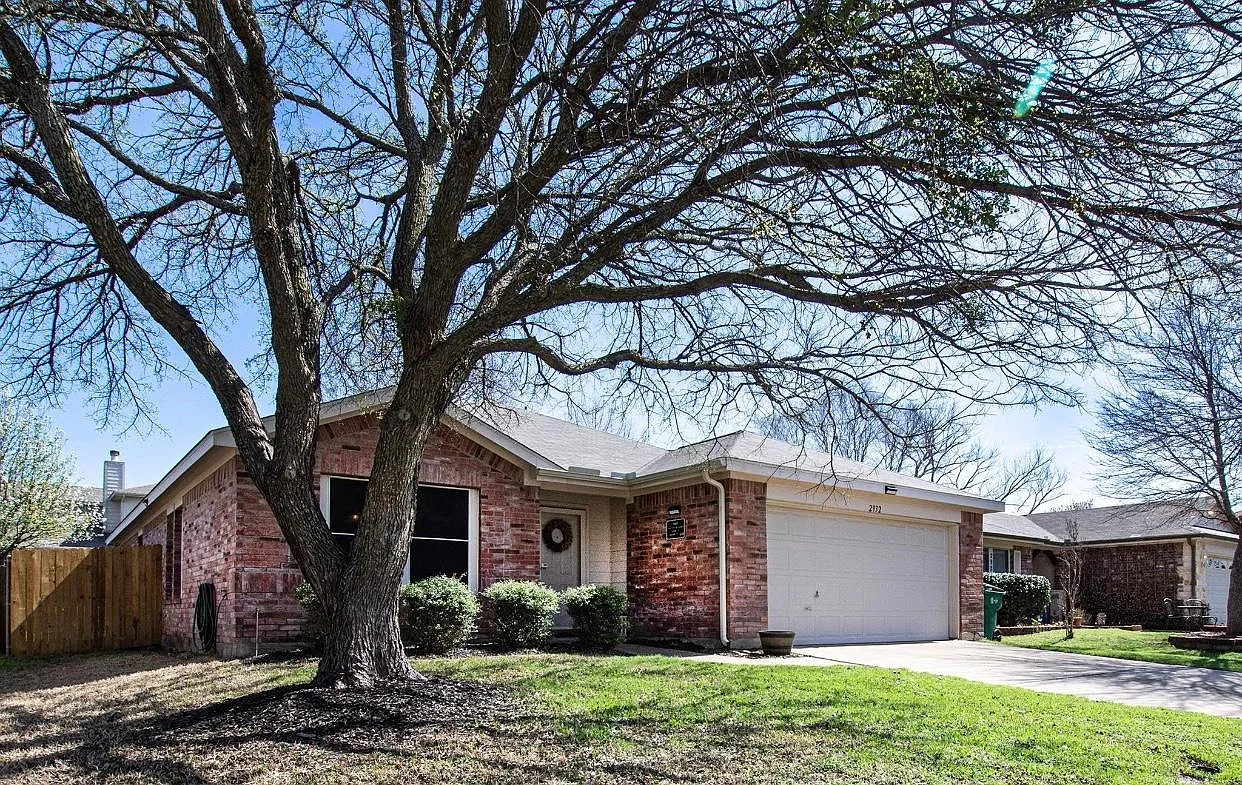 2932 Frontier Ln — Photo 2