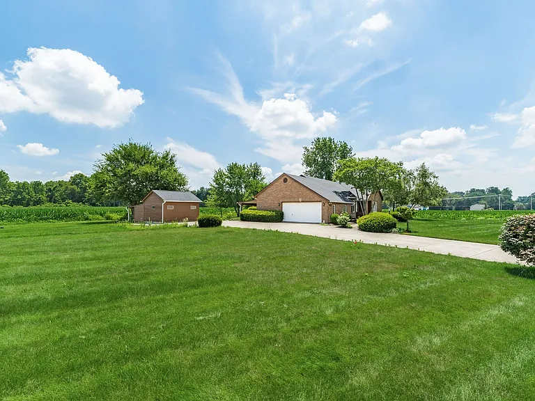 6002 Bowen Rd — Photo 52