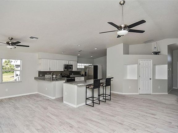 4th image of 127 Arrow Ln