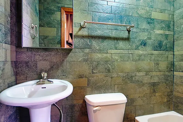 Rented by Compass | media 20