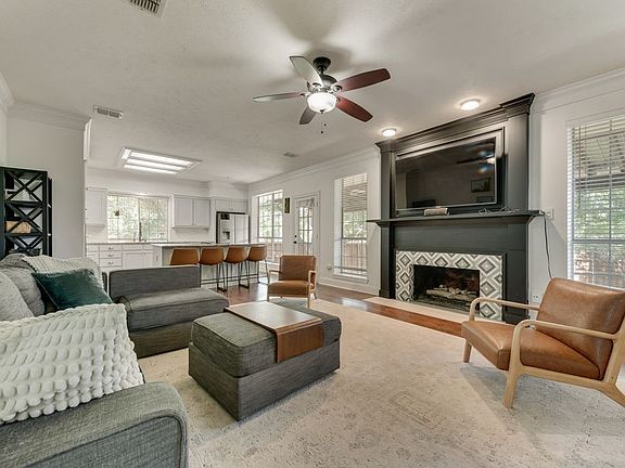 2nd image of 7713 Pine St