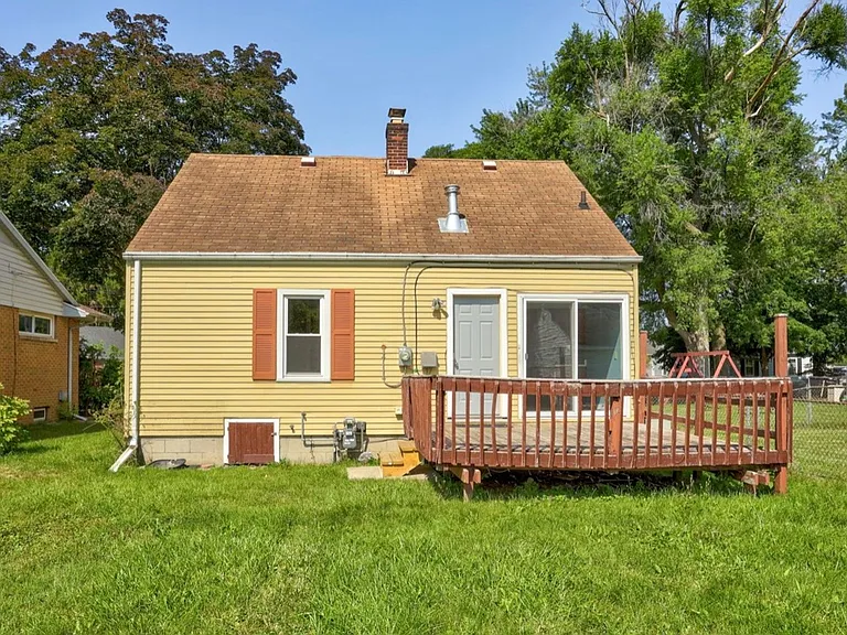 2020 Thorne Pl — Photo 13
