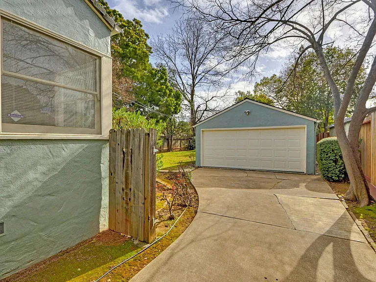 5228 G St — Photo 34