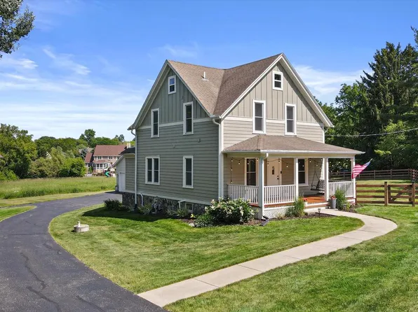 W302N1694 Maple AVENUE, Pewaukee, WI 53072