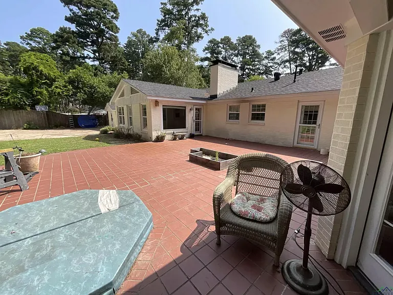 600 Shadywood Dr #1 — Photo 14