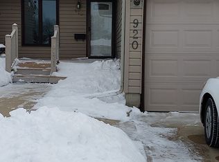 920 Prairie Meadow Ct, Waterloo, IA 50701