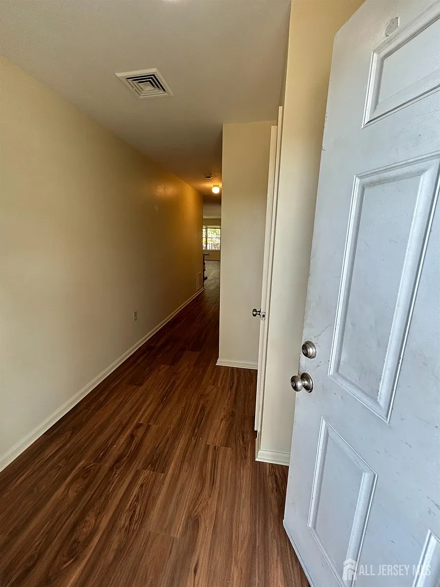 Building Photo - 13 Hampton Rd #B