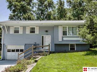 7723 Vernon Ave, Omaha, NE 68134