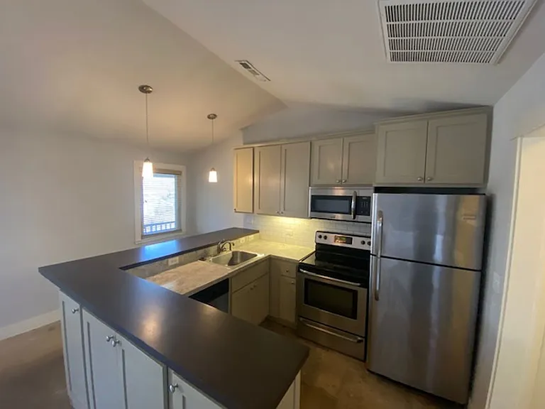 226 S Hill Ave — Photo 4