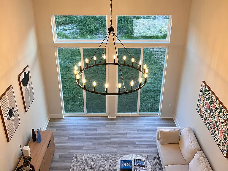 2136 Winterberry Ln — Photo 2