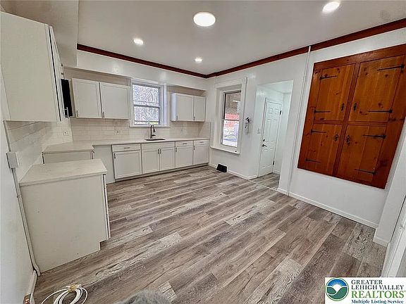 4th image of 1540 Easton Ave #1