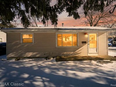 1588 N Duck Lake Rd, Highland, MI, 48356