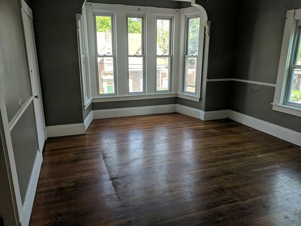 2nd image of 65 Clinton St #2