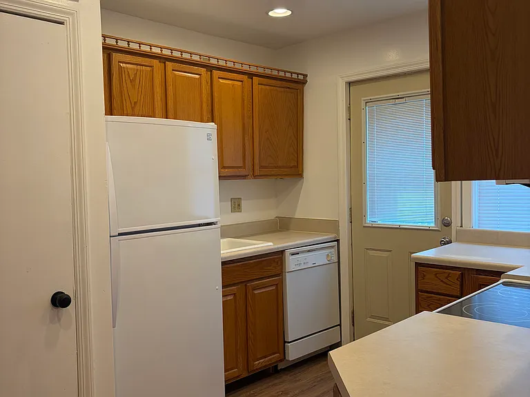 6456 S Lockwood Ave — Photo 4