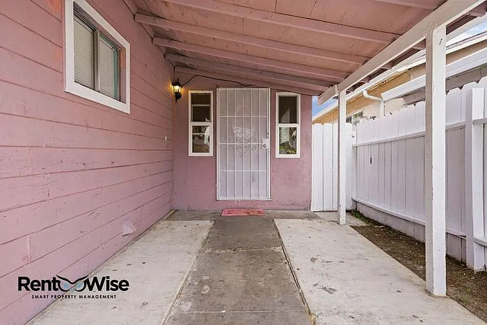 657 Hurlingame Ave — Photo 36