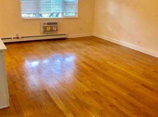 34-21 24th St #1, Astoria, NY 11106