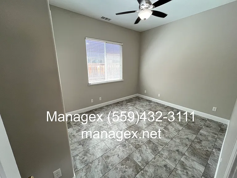 2175 Lester Ave — Photo 20