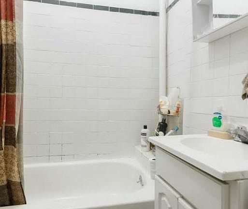 2nd image of 17 Saint Marks Pl APT 011