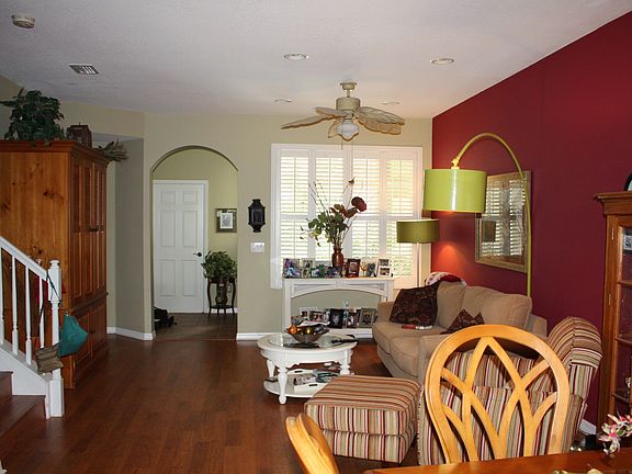 4th image of 2046 Park Crescent Dr