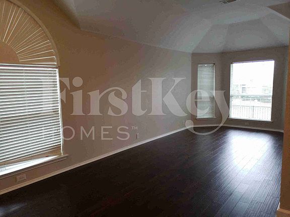 4th image of 707 Geary Dr
