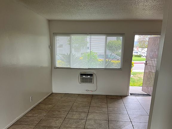 5th image of 1840 E Grovecenter St