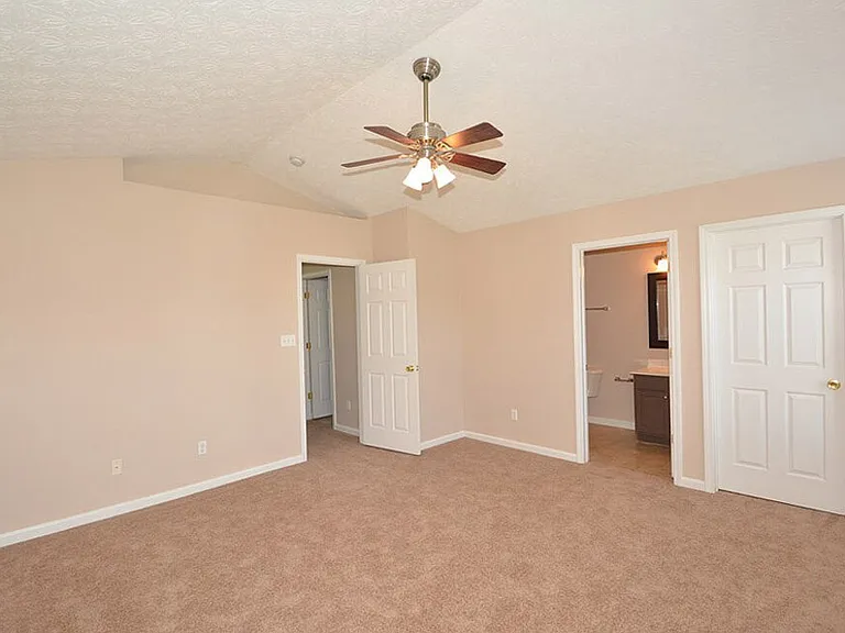 6917 Tree Top Ln — Photo 18
