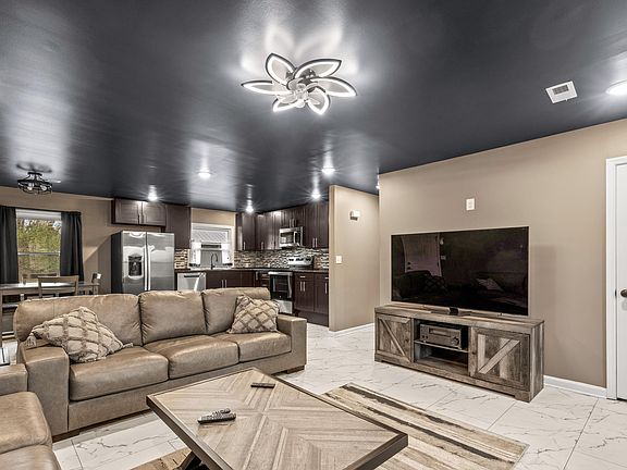 3rd image of 258 E Hills Rd