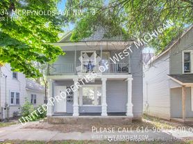 934 McReynolds Ave NW, Grand Rapids, MI