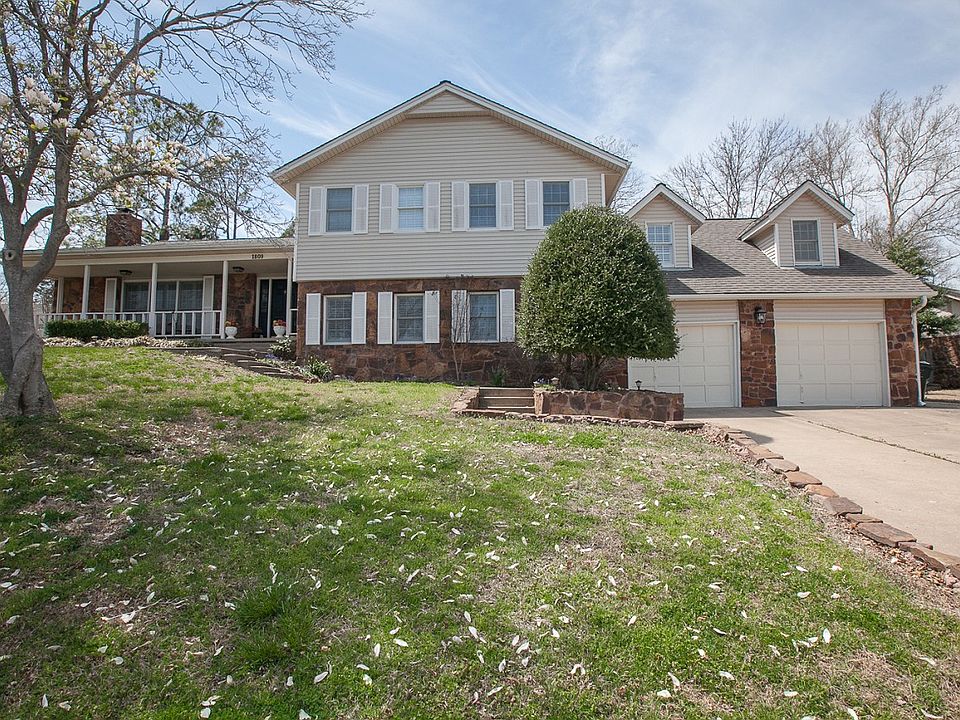 Great home near Claremore Lake