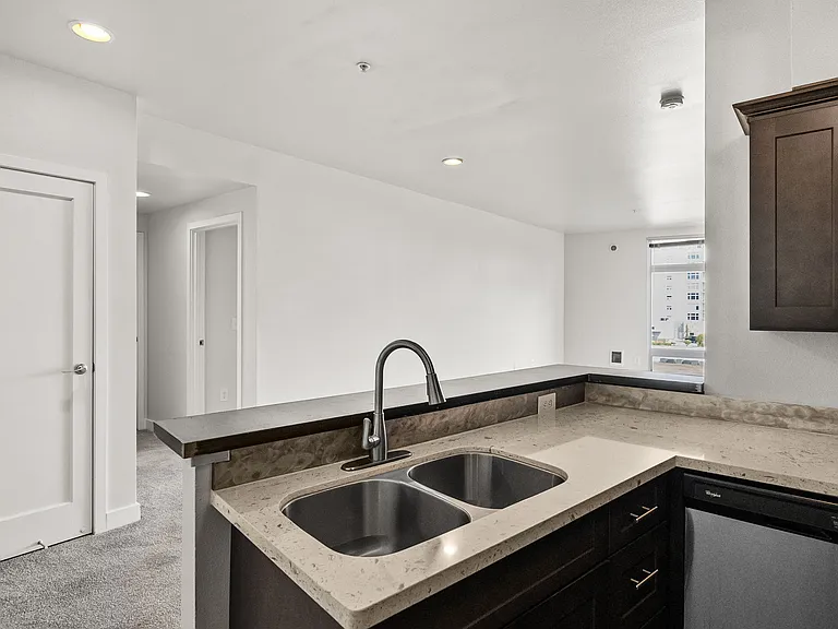 Theas Landing — Photo 107