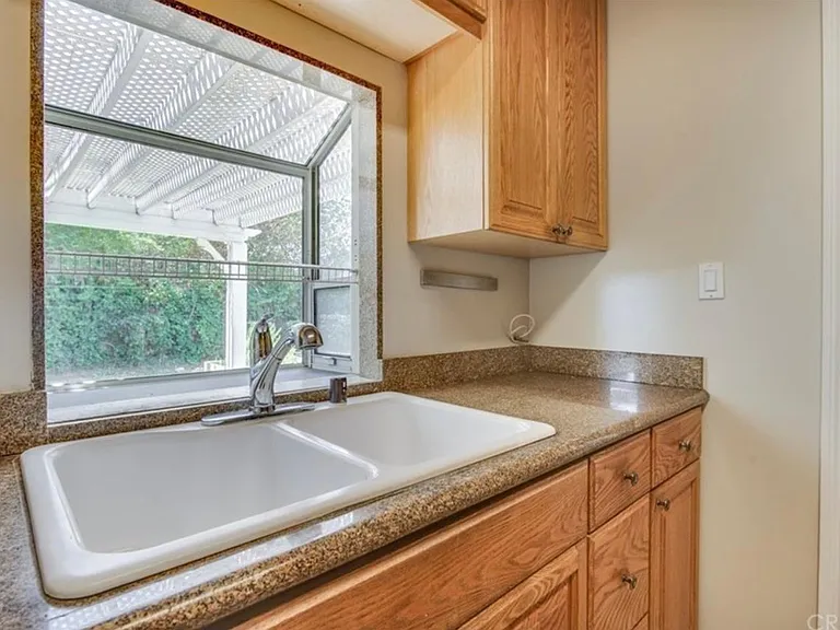 7913 Royer Ave — Photo 16