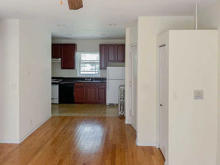 3912-28 N. Pine Grove — Photo 30