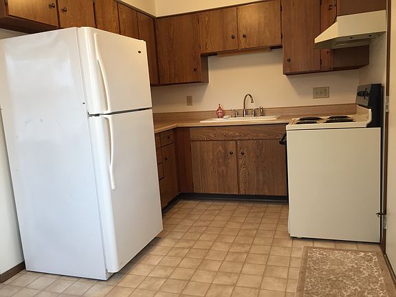 Kitchen w/appliances