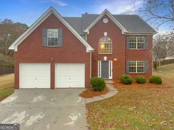 560 Howell Dr, Locust Grove, GA 30248