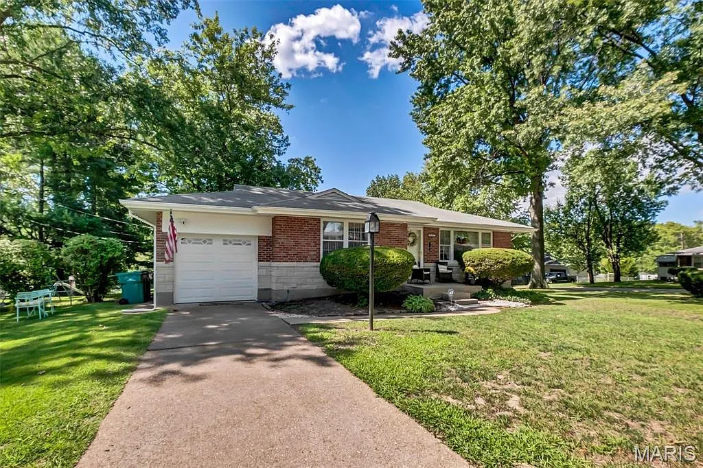 10307 Seaton Dr photo 1