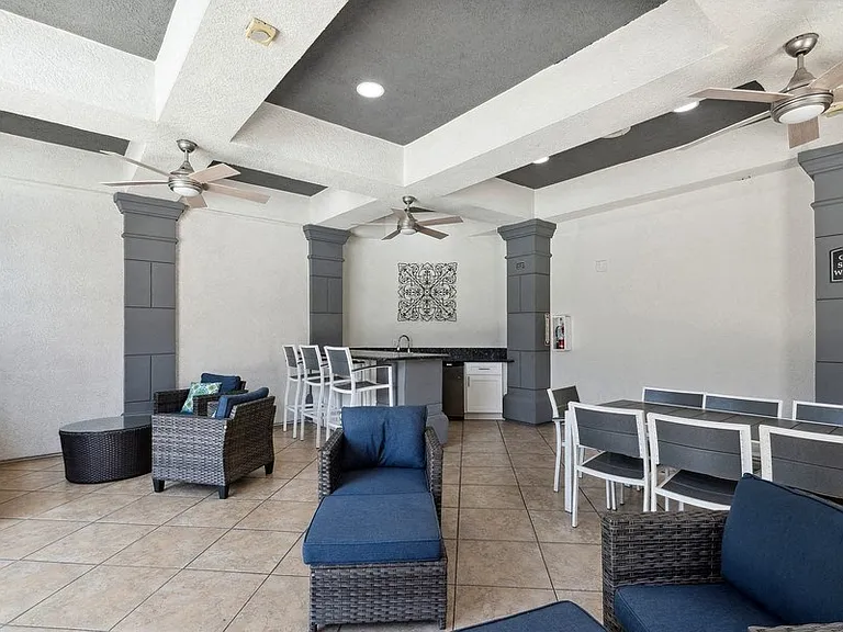 Victoria Arbors Apartment Homes — Photo 15