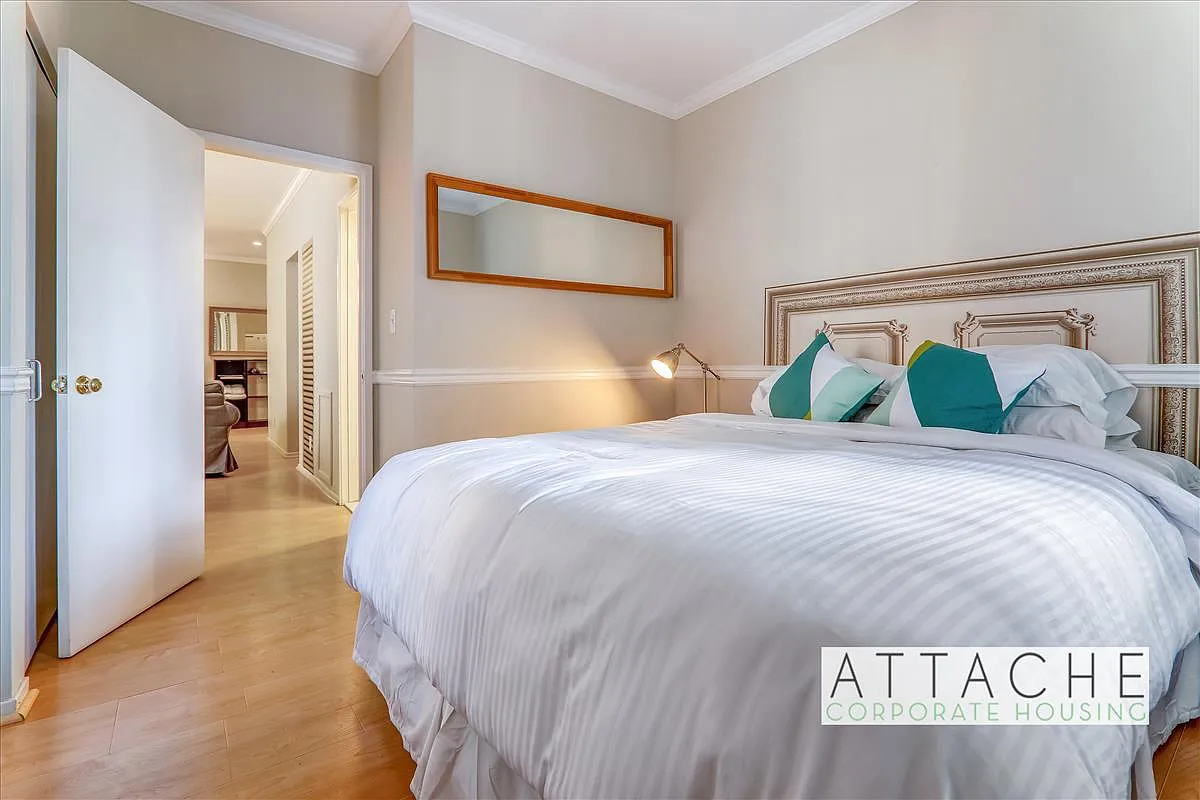 1 bed, 650 sqft, $3,090 — Photo 3