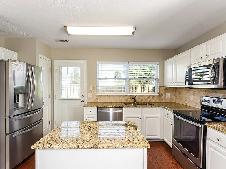 2900 Summer Hollow Ct — Photo 7
