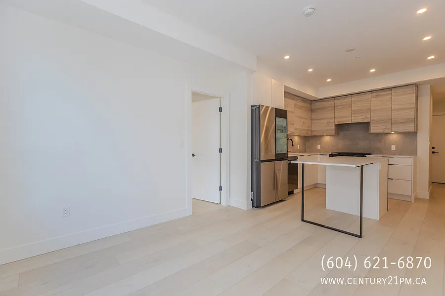 3 bed, 2.0 bath, 1000 sqft, $2,300 — Photo 4
