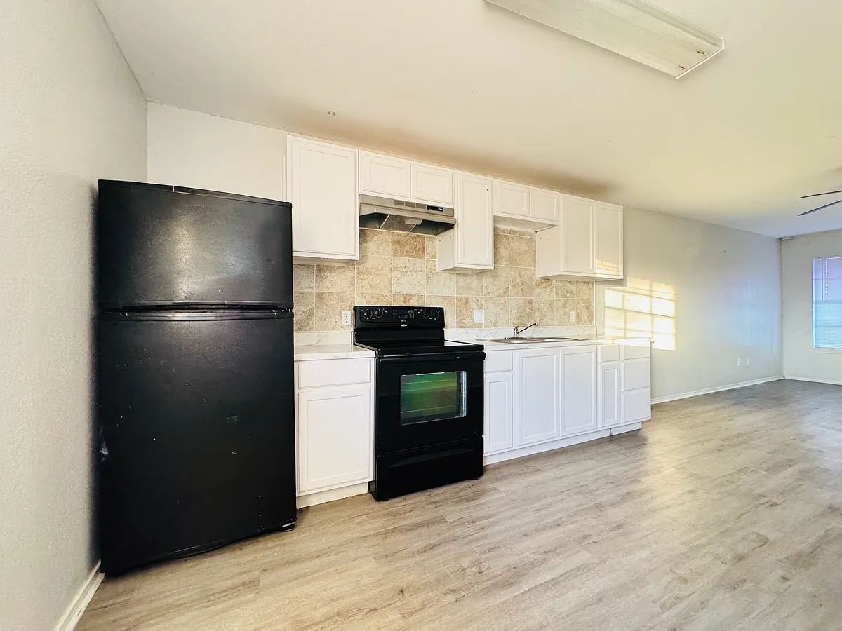 Building Photo - 310 S 28th St #2