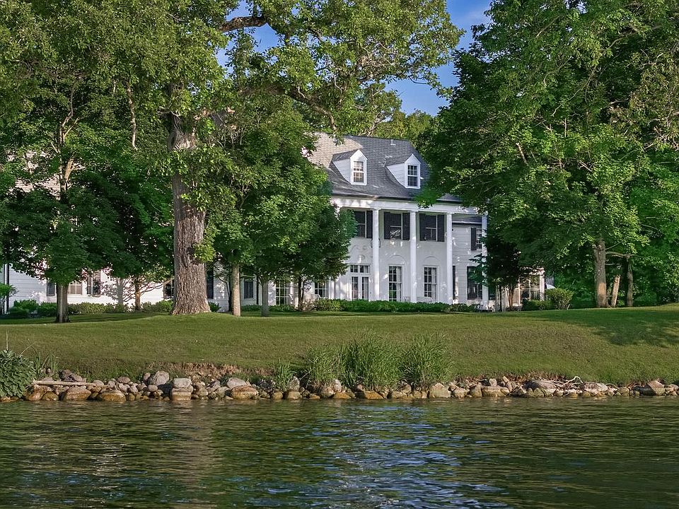 1st image of W3150 S Lakeshore DRIVE